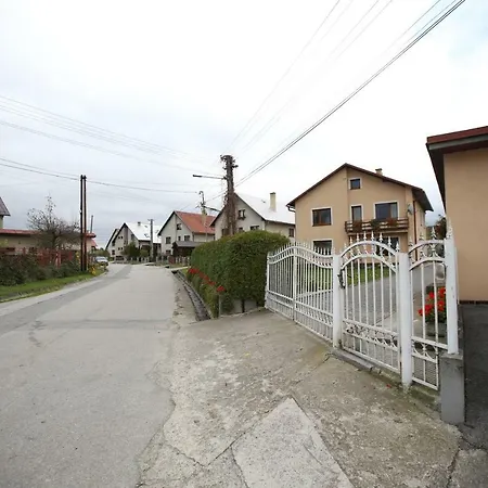 Lenka Apartment *