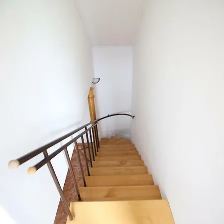 Lenka Apartment *